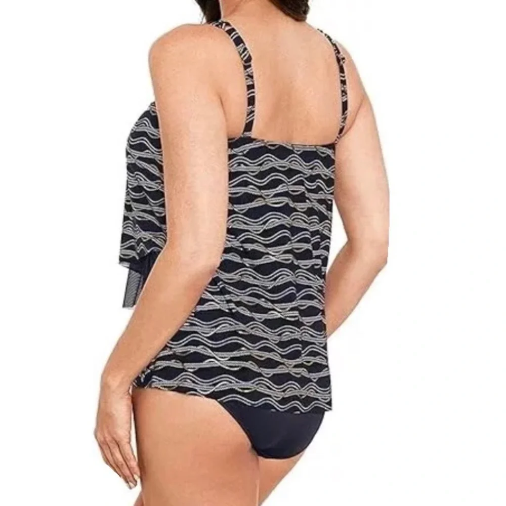 NWT. MIRACLESUIT Linked In Mirage Tankini Swim Top